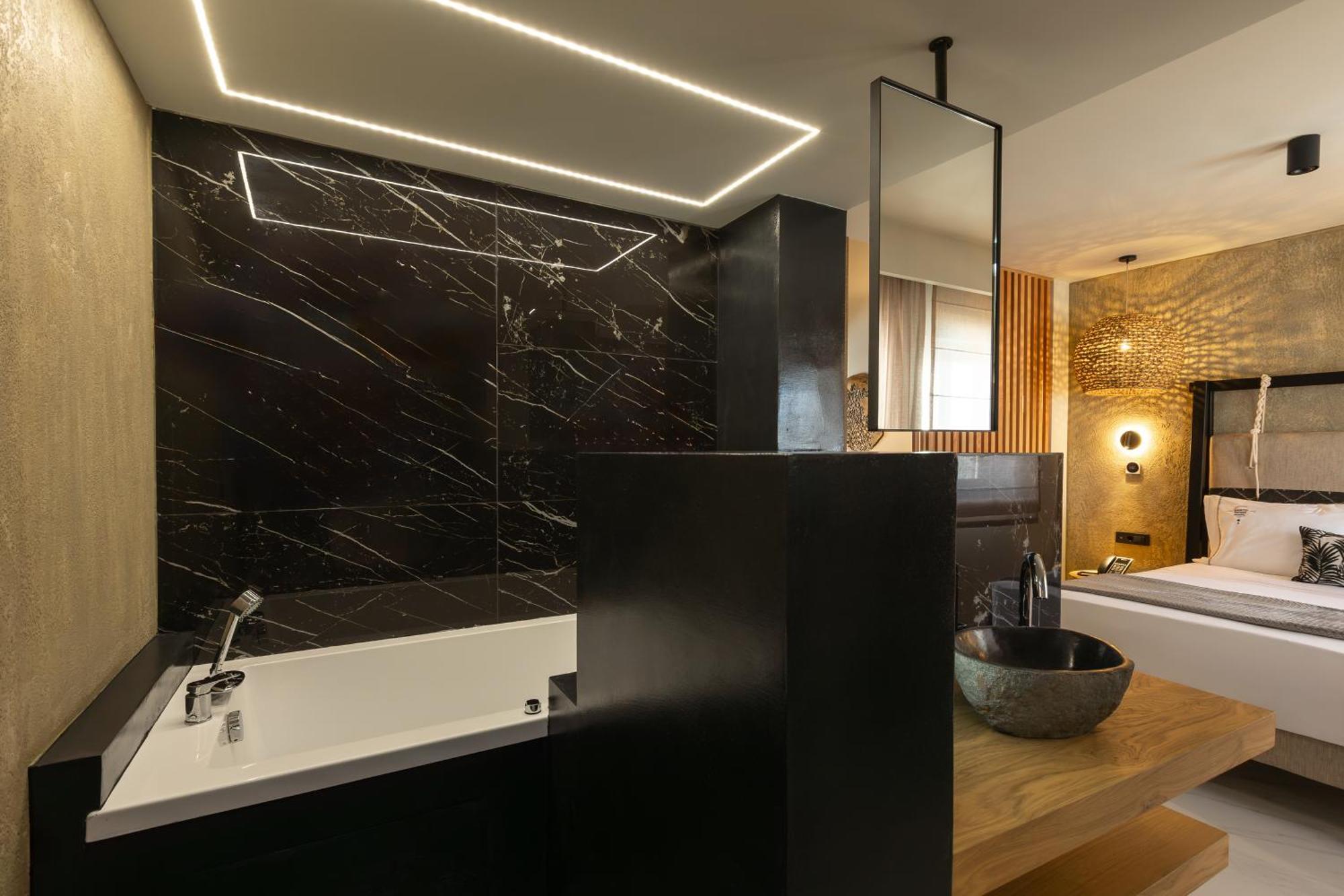 Premium Junior Suite with Indoor Jetted Tub